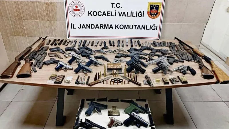 18 ruhsatsız tabanca ve av tüfeği ele geçirildi