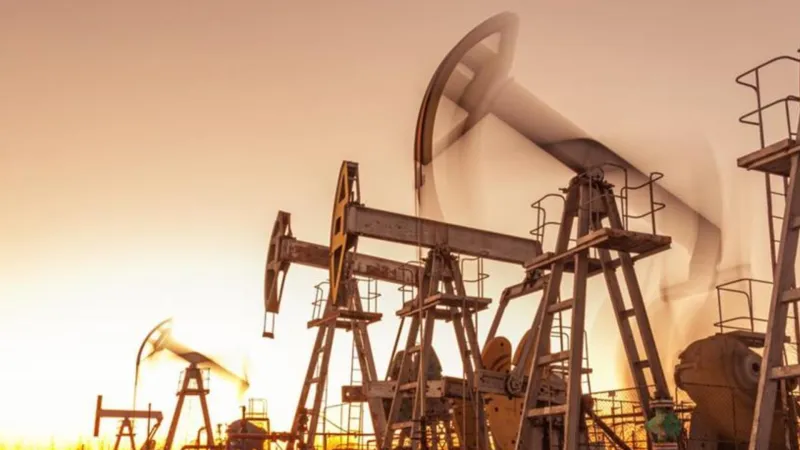 Petrol Fiyatları Uçuşa Geçti! ABD Stokları Alarm Veriyor