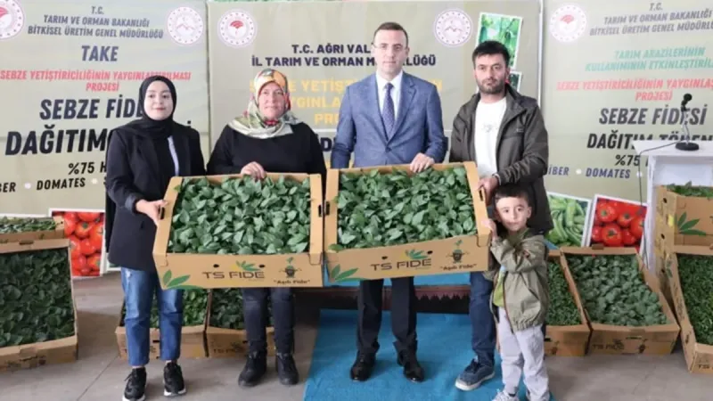 Ağrı’da 150 çiftçiye yüzde 75 hibeli 147 bin sebze fidesi dağıtıldı