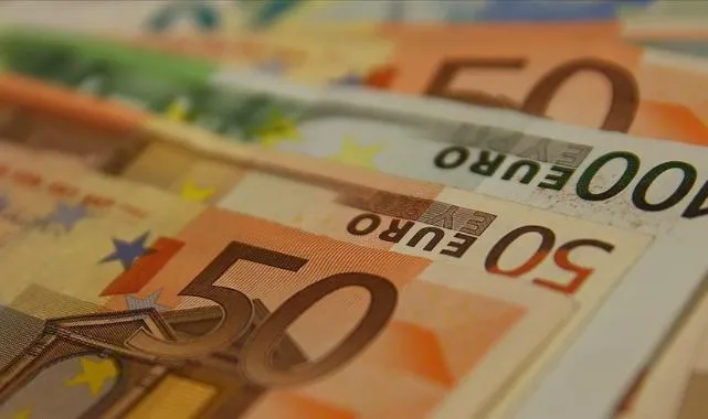 Avro Bölgesi’nin ticaret fazlası dış ticaretteki belirsizliklerle nisanda keskin düştü