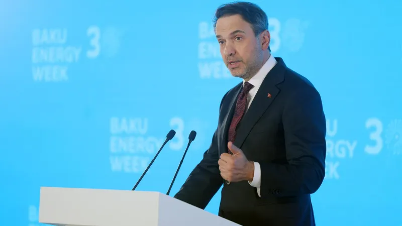 Bakan Bayraktar'dan Kritik Bakü Ziyareti! Enerji Dünyası Şaşkın