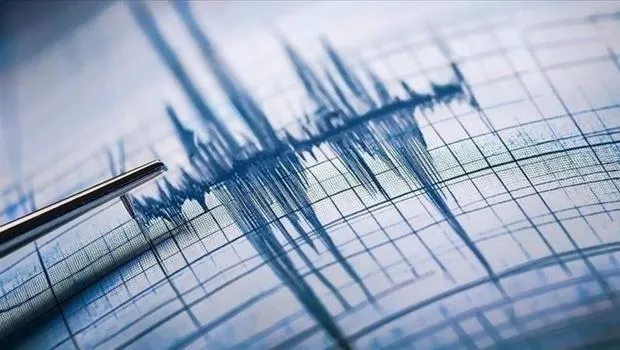 Ege'de Korkutan Deprem! 4.9 Şiddetinde Sarsıntı Panik Yarattı