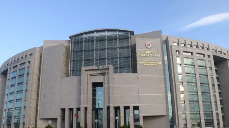 Ekrem İmamoğlu'nun koruma müdürü Mustafa Akın'a İBB çalışanları ile ortak baz vermesinin nedeni soruldu