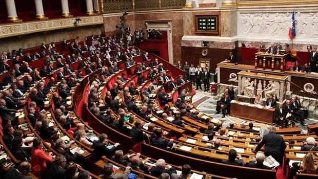Fransa'da 'ölüme yardım' yasası meclisten geçti