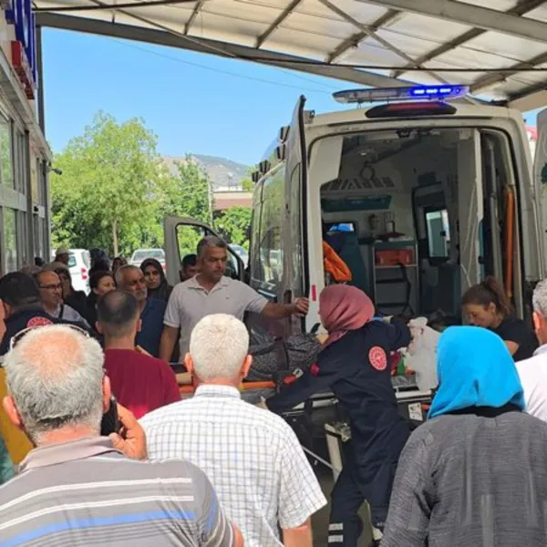 Adana'da Kan Donduran Cinayet! Genç Kadın Evinin Önünde Öldürüldü