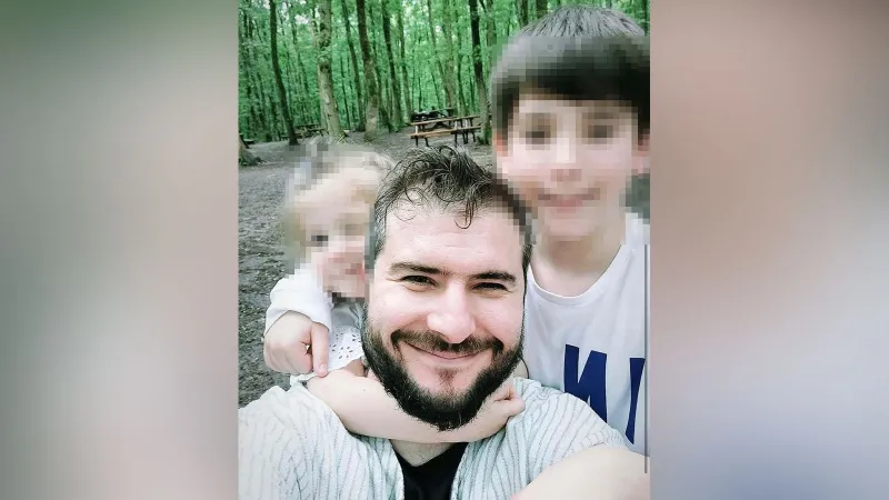 Husumetlisi tarafından eşinin gözleri önünde bıçaklanarak öldürüldü