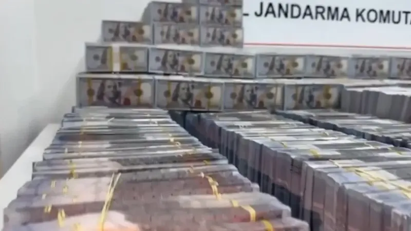 İstanbul'da kalpazanlara operasyon! 4.5 Milyar TL değerinde sahte döviz ele geçirildi