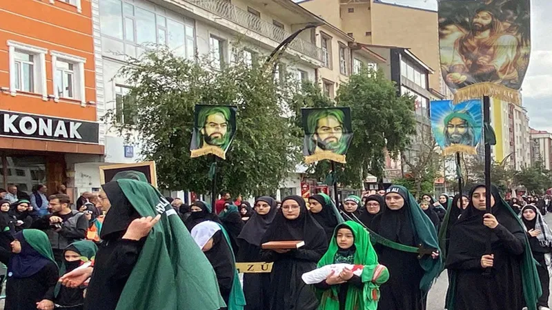 Kars'ta Kerbela Şehitleri İçin Gözyaşı Sel Oldu!