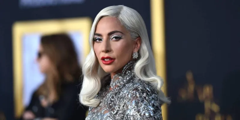 Lady Gaga'yı Uçakta Görenler Şaşkına Döndü! İşte O Anlar