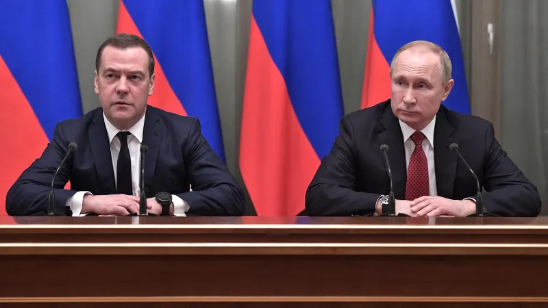 Medvedev'den 'İsrail de nükleer programından vazgeçsin' çağrısı