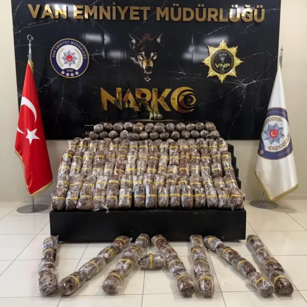 Van'da Şok Operasyon! 84 Kilo Esrar Ele Geçirildi, 2 Tutuklama