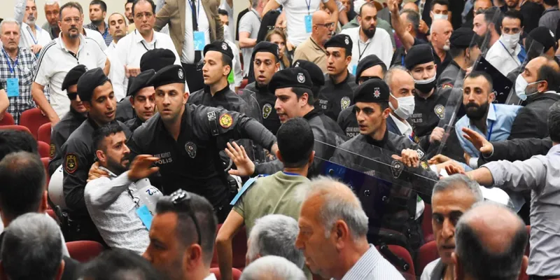 Altay'da Sular Durulmuyor! Eski Defterler Mi Açılıyor?