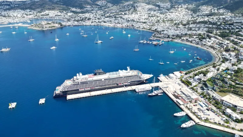 Bodrum'a Lüks Akını! Explora I ile 590 Turist Geldi!