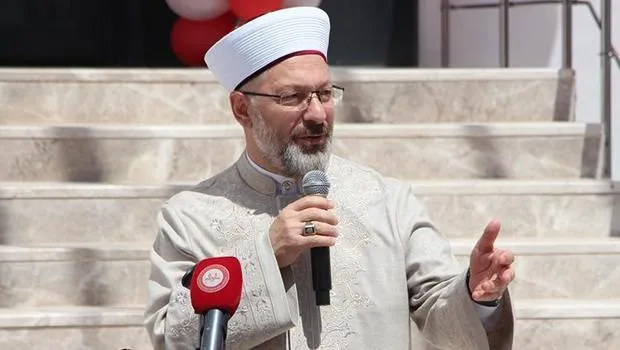 Erbaş'tan Yapay Zeka Çıkışı: 1400 Yıl Öncesi Sırrı Çözdü Mü?