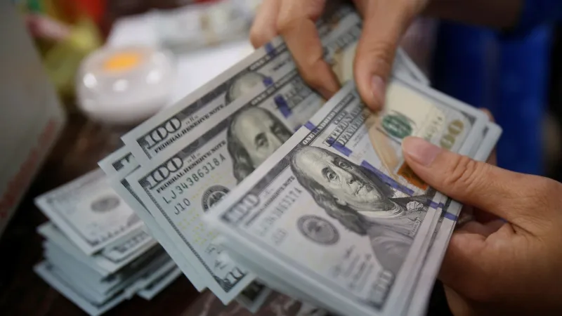 Dolar ve Euro'da Şok Düşüş Mü? Piyasalar Neyi Bekliyor?