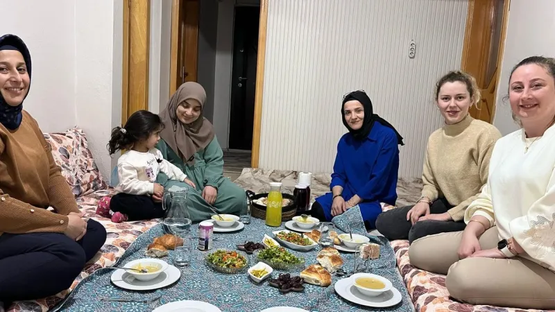 Kocaeli'de Ramazan Yardımlaşma Ruhu Canlanıyor: İftar Sofraları Paylaşılıyor