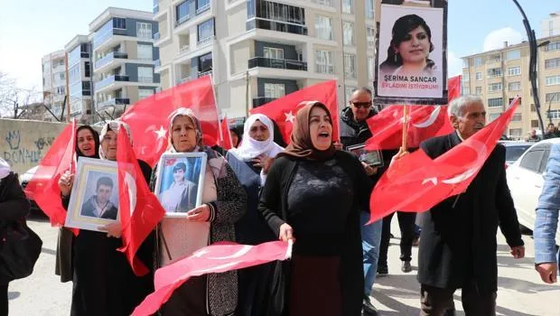 Evlat Eylemi: Nazlı Sancar’dan Terörsüz Türkiye Çağrısı