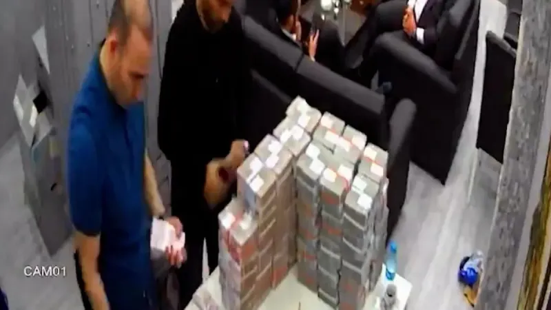İBB'de Yolsuzluk ve Terör Soruşturması: Gizli Tanık Murat Ongun'u İşaret Etti