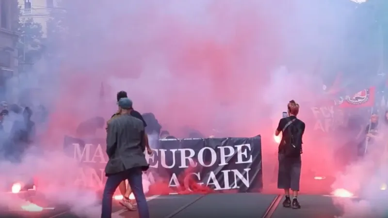 İtalya'da Göçmen Karşıtı Zirveye Şiddetli Protesto! Polis Müdahale Etti