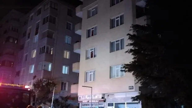 Kadıköy'de Balkon Faciası! Bina Neden Boşaltıldı?