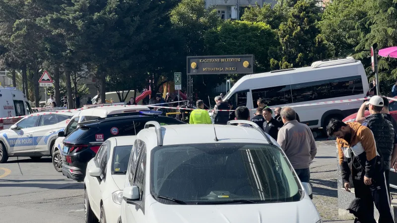 Kağıthane'de Feci Kaza: Servis Aracı Dehşeti! 1 Ölü, 3 Yaralı