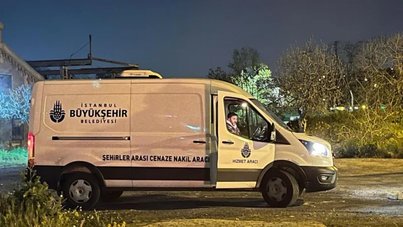 Küçükçekmece'de Şok! Boş Arazide Çürümüş Erkek Cesedi Bulundu