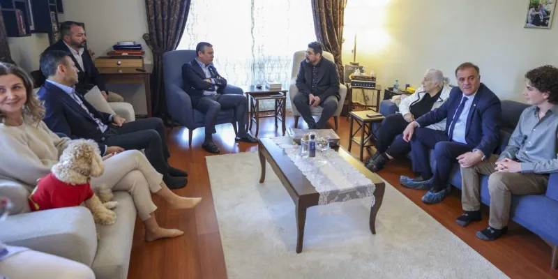 Özgür Özel'den Gökce Ailesine Ziyaret: İBB Soruşturması Şoku!