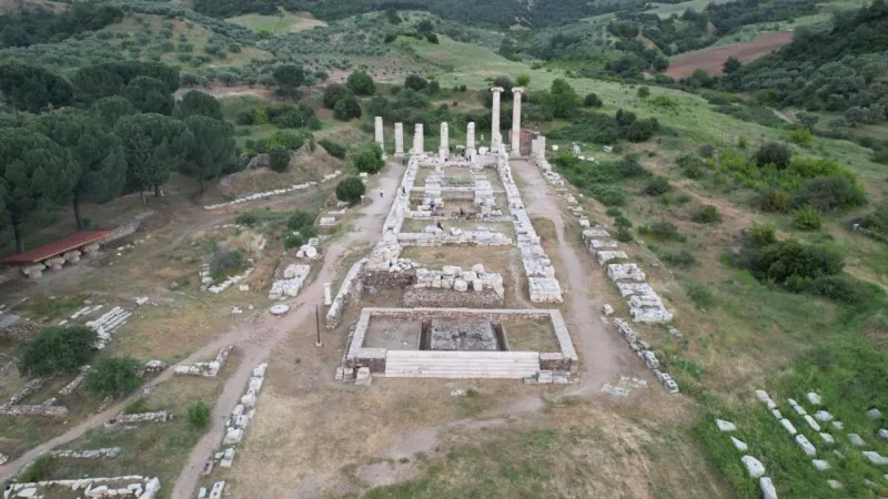 Sardes Antik Kenti'nde Büyülü Gece Yolculuğu! Işıklar Altında Tarih
