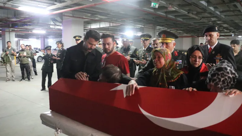 Şehit Uzman Çavuş Önder Özen'in Acı Veda: Afyonkarahisar Ağlıyor!