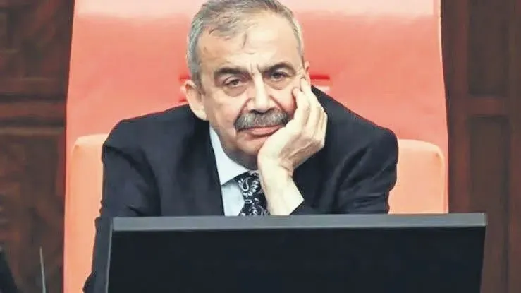 Sırrı Süreyya Önder Vefat Etti: Türkiye Yasta!