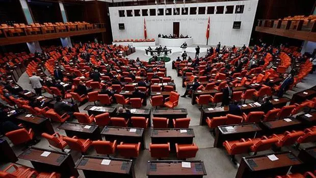 TBMM'de Emekli Bayram İkramiyesi Artışı Gündemde: 4 Bin TL Oluyor