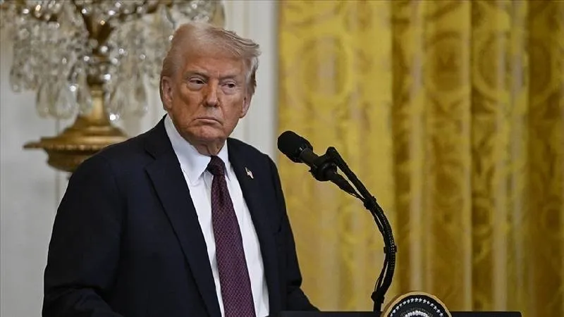 Trump'tan Powell'a Şok Sözler: "Aptal ve Fikri Yok!"