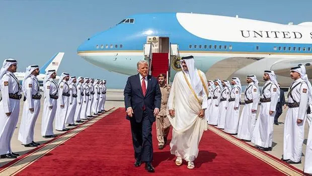 Trump Katar'ı Salladı: 200 Milyar Dolarlık Dev Anlaşma!
