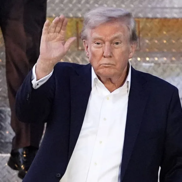 Trump'a Suikast Girişimi: Annesini ve Üvey Babasını Öldürdü!