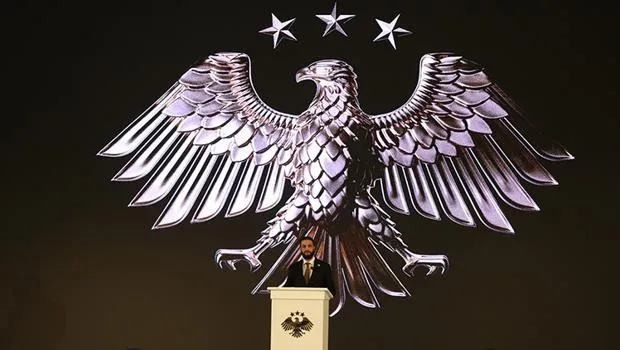 Suriye'nin Yeni Logosu Şaşırttı! 61 Yıllık Rejim Sonrası Değişim