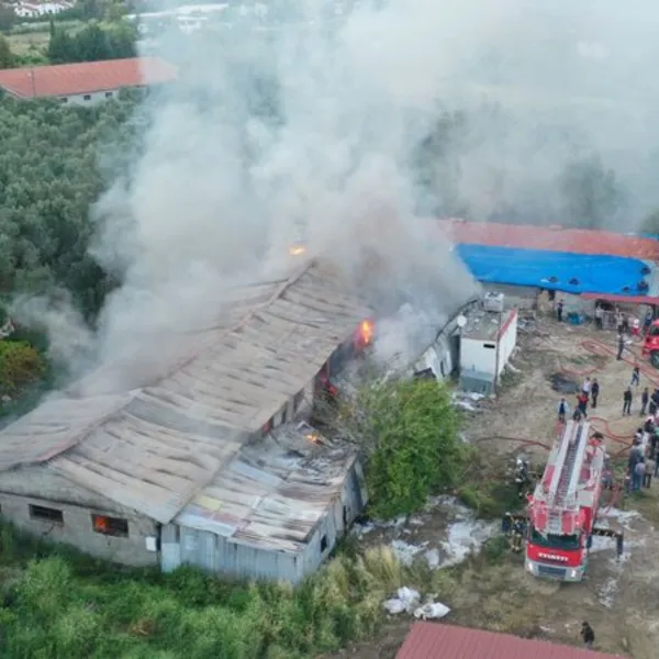 Hatay'da Tekstil Atölyesinde Korkunç Yangın! Alevler Yükseliyor