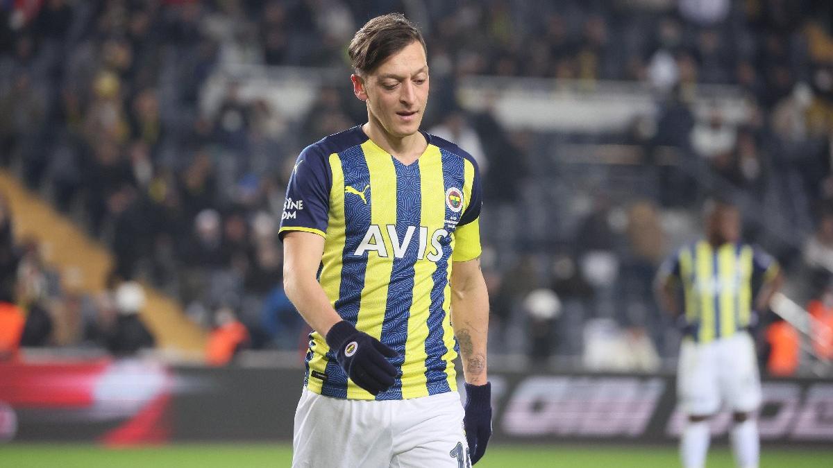 fenerbahce-mesut-degil-ozilin-istatistikleri-dokuluyor-f7psadN2.jpg