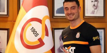 son-dakika-galatasarayda-albert-riera-geri-dondu-tdeP4rRx.jpg