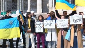beyazit-meydaninda-ukraynalilardan-rusya-protestosu-XtksfQMa.jpg