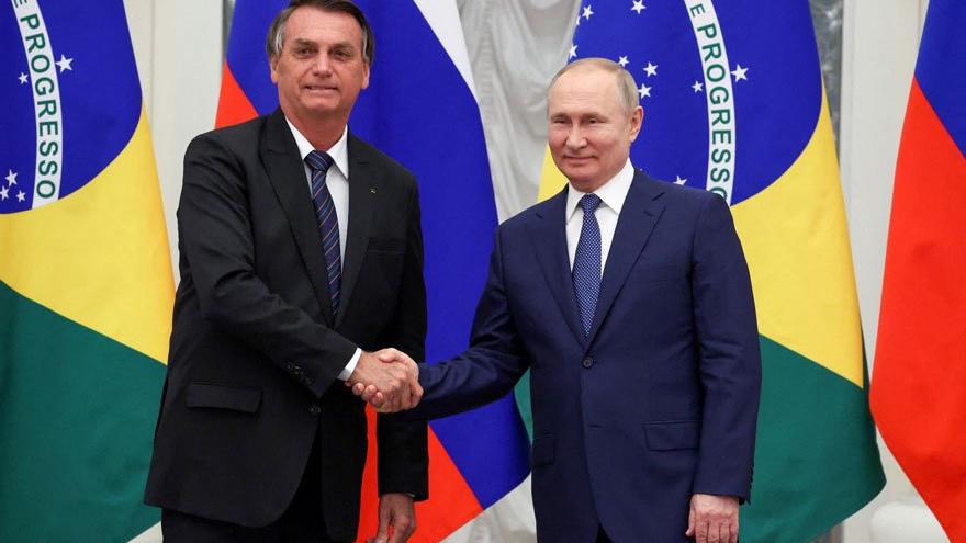 bolsonaro-putinle-yakin-olmak-icin-5-covid-19-testi-yapmis-QNfEruPb.jpg