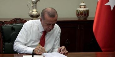 cumhurbaskani-erdoganin-masasindaki-son-anket-zamlar-ak-partinin-oy-oranini-vurdu-xjmBhhNO.jpg