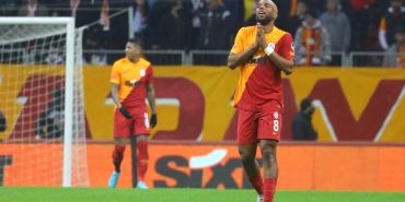 galatasaray-atesle-oynuyor-jWeyrz9A.jpg