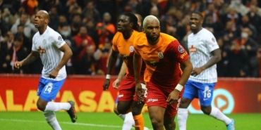 ryan-babel-bu-sezon-super-ligdeki-ilk-golunu-atti-35HJp9rC.jpg