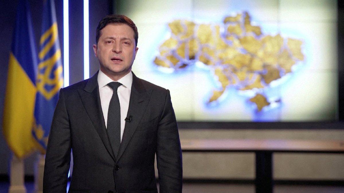 zelenskiy-vatandaslari-uyardi-evlerinizden-cikmayin-vV49YpEc.jpg