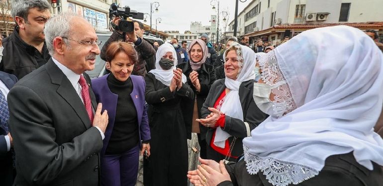 Kılıçdaroğlu, evlat nöbeti tutan ailelerle görüştü